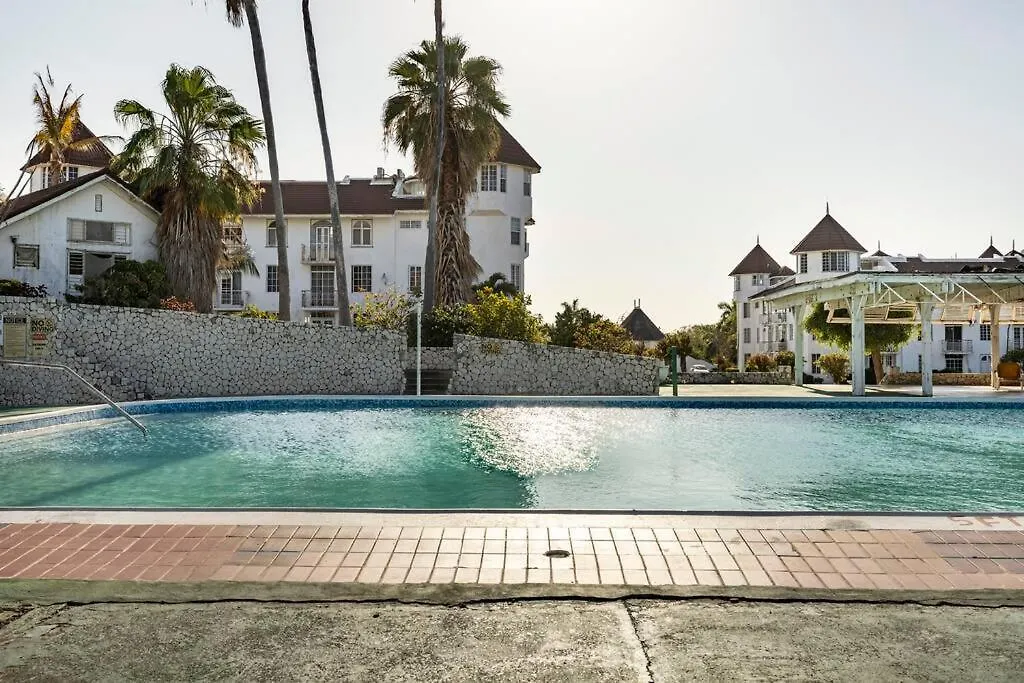 شقة Seaside Loft With Pool, Sea Castles, مونتيغو باي 0*,