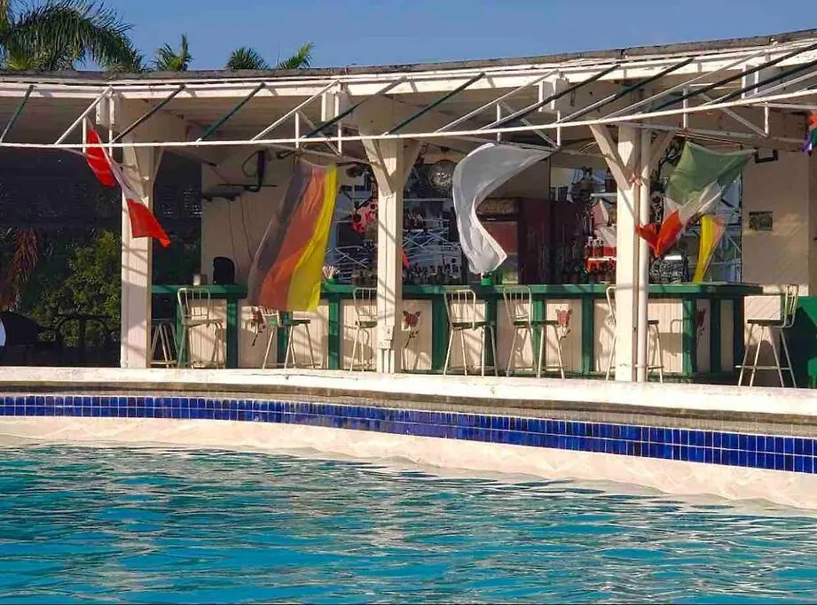 شقة Seaside Loft With Pool, Sea Castles, مونتيغو باي جامايكا